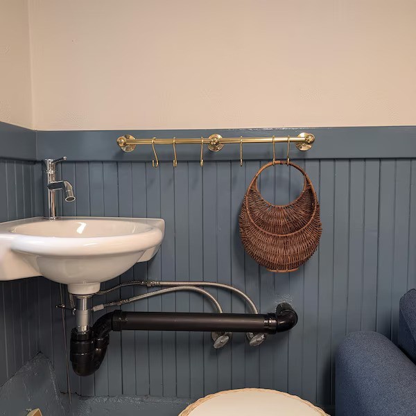 Solid Brass Hanging Pot Rack – Antique Brass Kitchen Rail with Hooks, Wall-Mount
