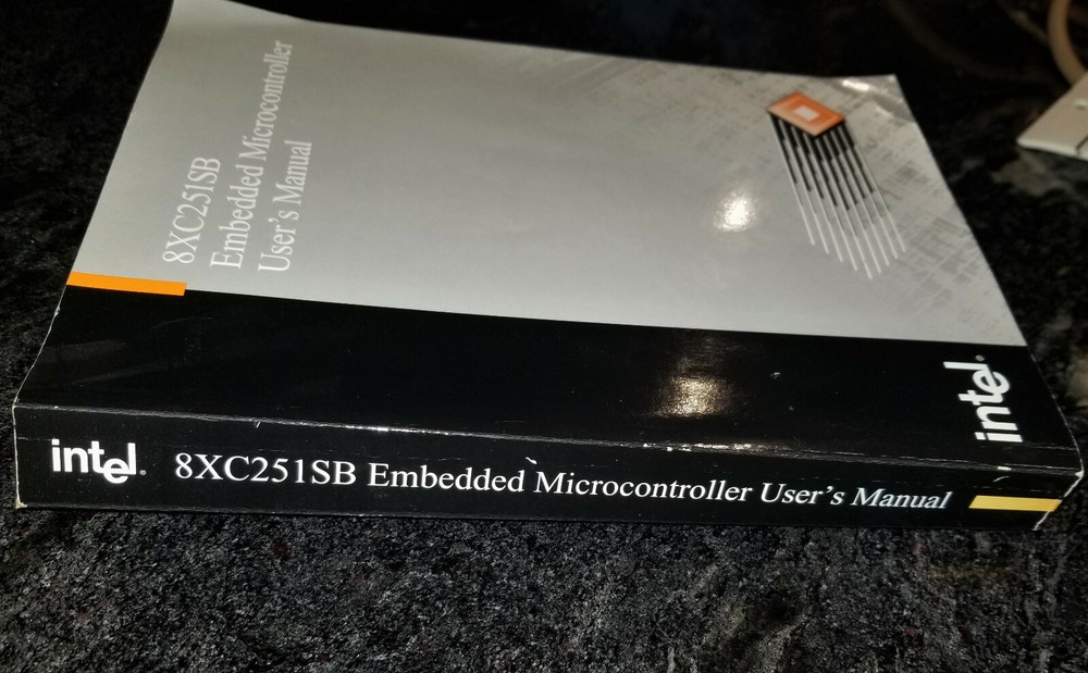1995 Intel 8XC251SB Embedded Microcontroller User’s Manual w/ Product Preview