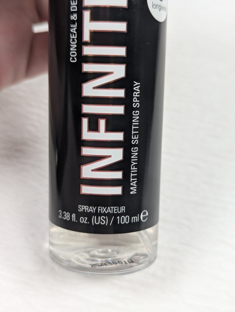 Makeup Revolution Infinite mattifying Spray - 100ml