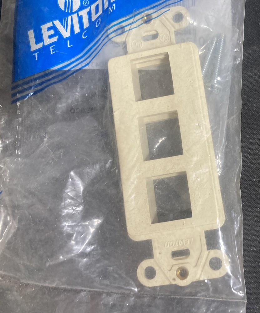 Leviton 41643-001 quickport decora insert 3 port
