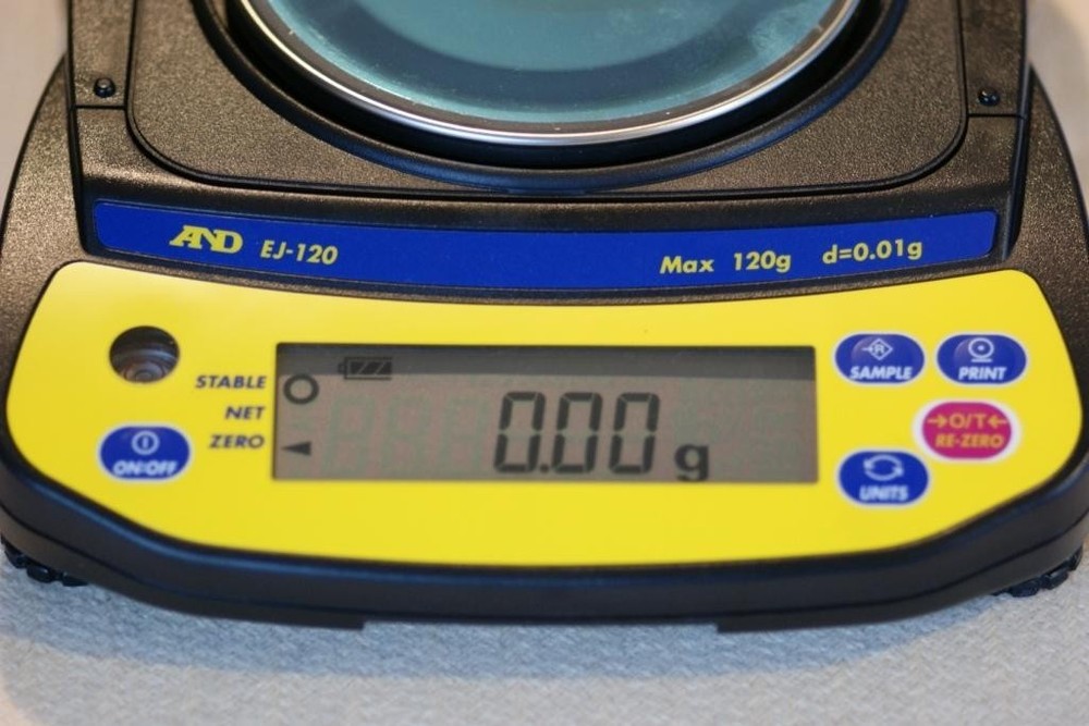 A&D EJ-120 120g x 0.01g Precision Scale