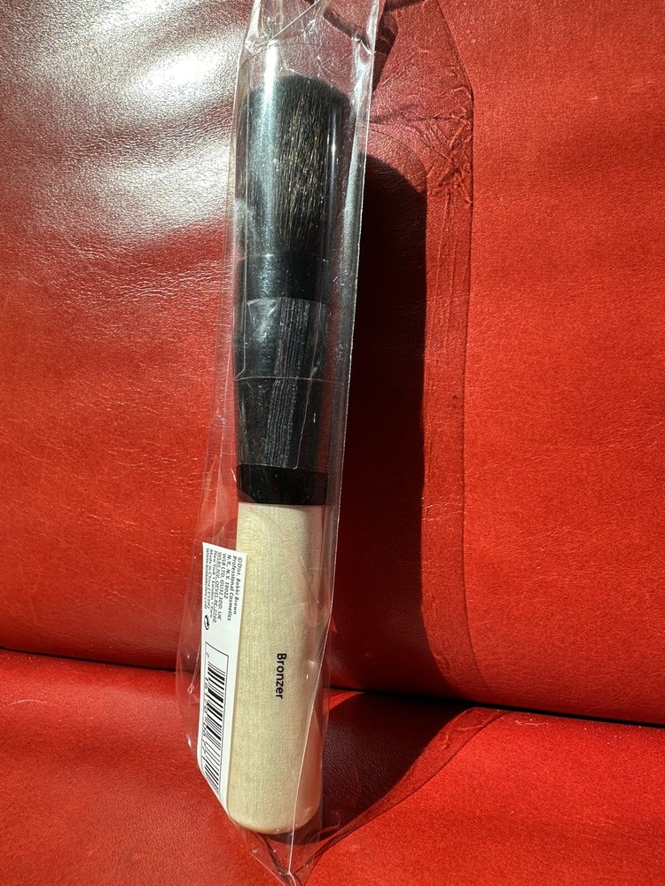 New BROWN BRONZER BRUSH NEW-Sealed Authentic100%