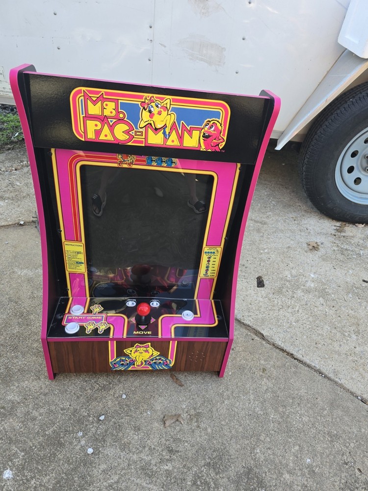 Arcade 1up Ms. pacman 5 games in 1 wall mountable