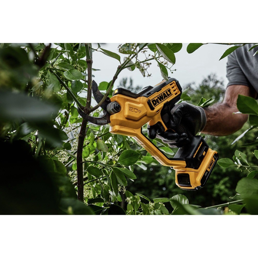 DeWalt DCPR320D1R 20V MAX 1-1/2 in. Cordless Pruner (2 Ah) Certified Refurbished