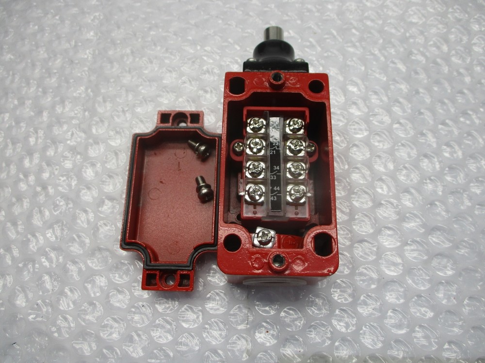 INDUSTRIAL SPARE 44505-2020 LIMIT SWITCH NSNP