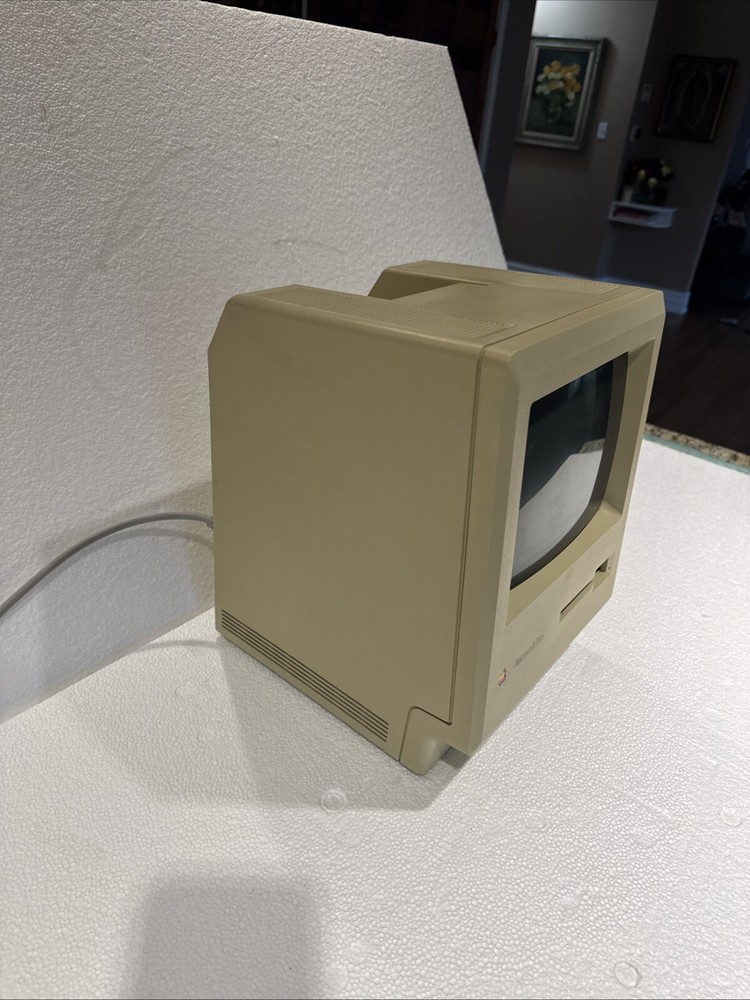Vintage Apple Macintosh Plus M0001A