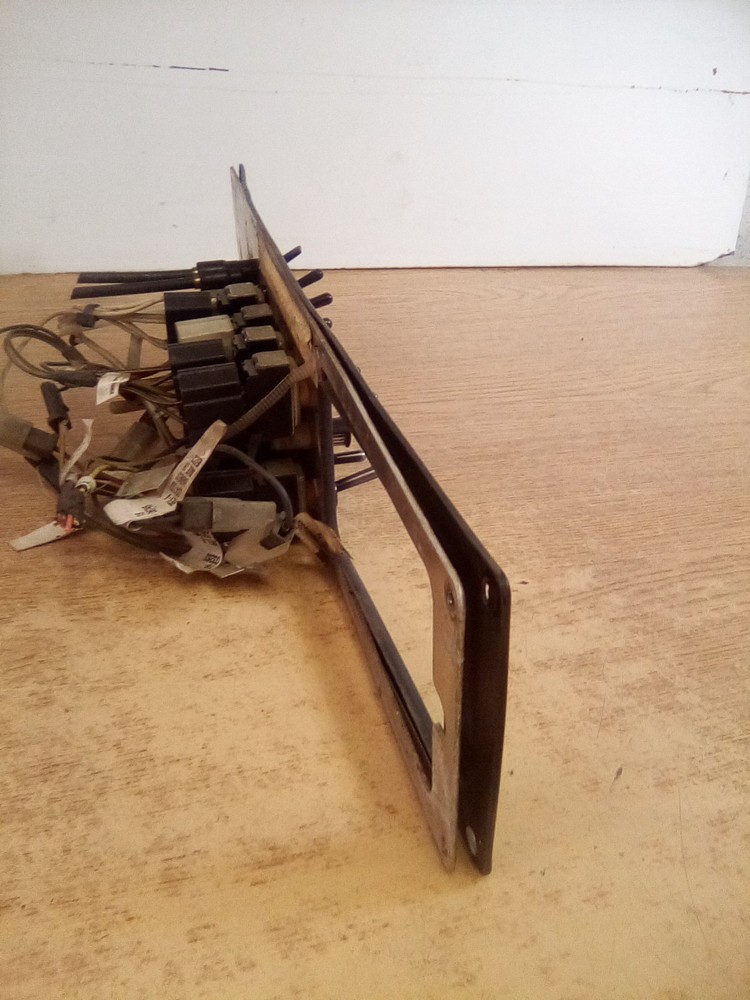 Peterbilt 17-04241-2D00 Dash Switch Panel