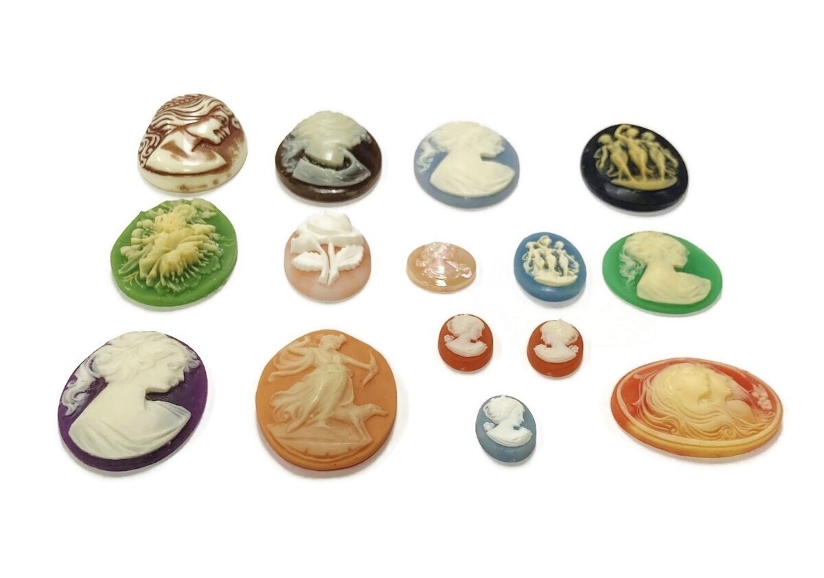 15 Vintage Resin Cameos (West German, Hong Kong, Japan) DIY Jewelry Crafting C82