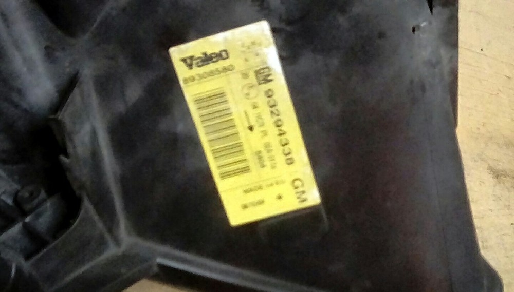 Vauxhall Meriva Mk1 Passengers Left Headlight.