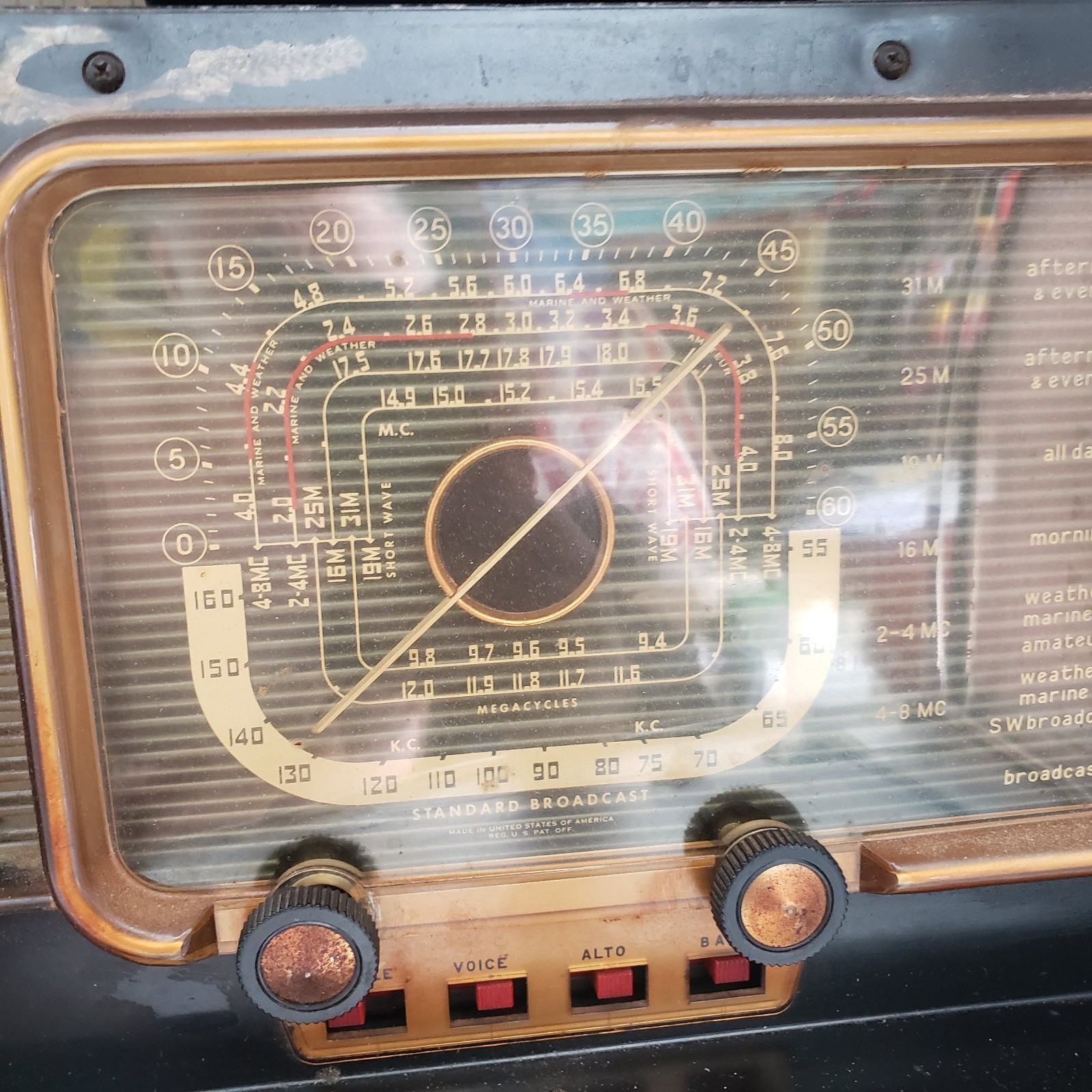 Zenith Trans-Oceanic Portable Shortwave Tube Radio 1950's Power Up