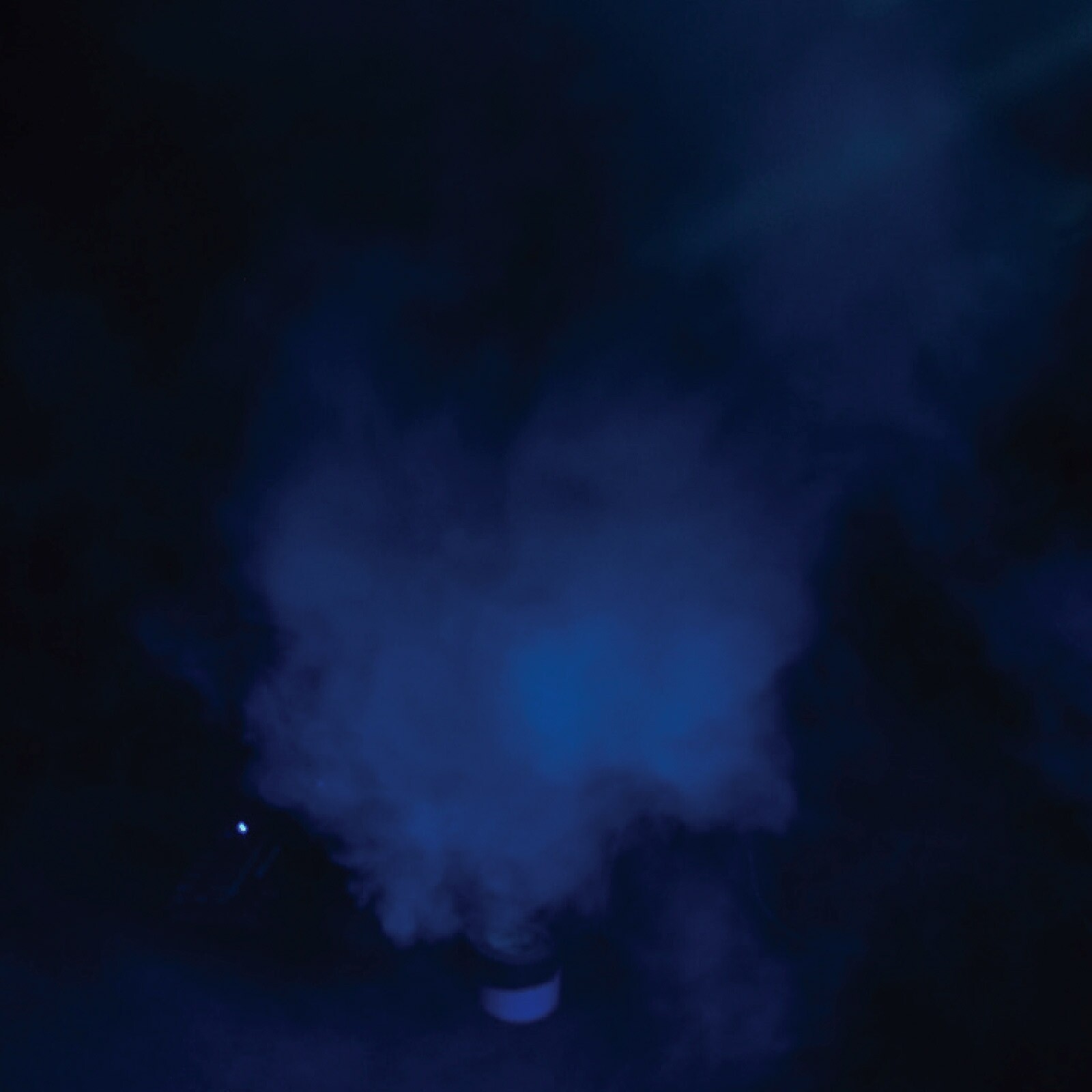 Chauvet H-700 Hurricane 700 Fog Smoke Haze Effect Machine Includes Fluid Remote