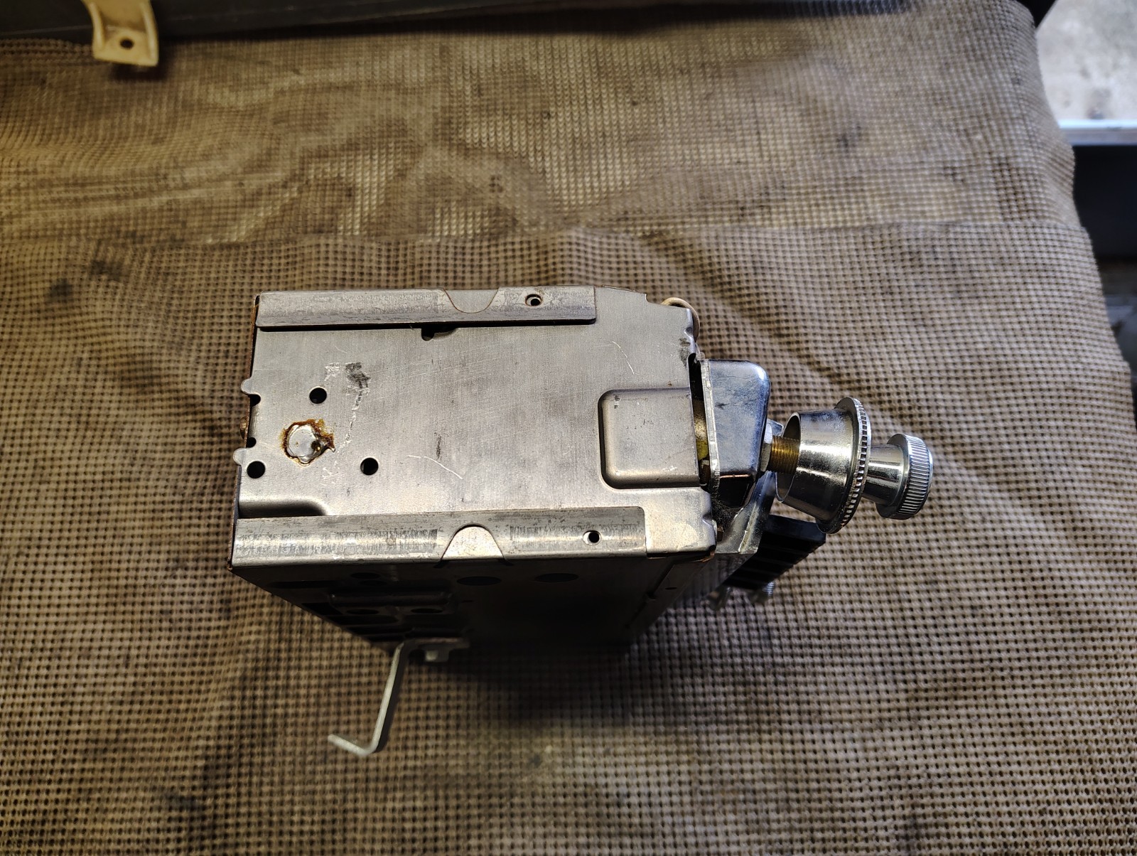 1964 Buick Skylark Special Deluxe Sport Wagon Factory AM Radio 980649 WORKS!