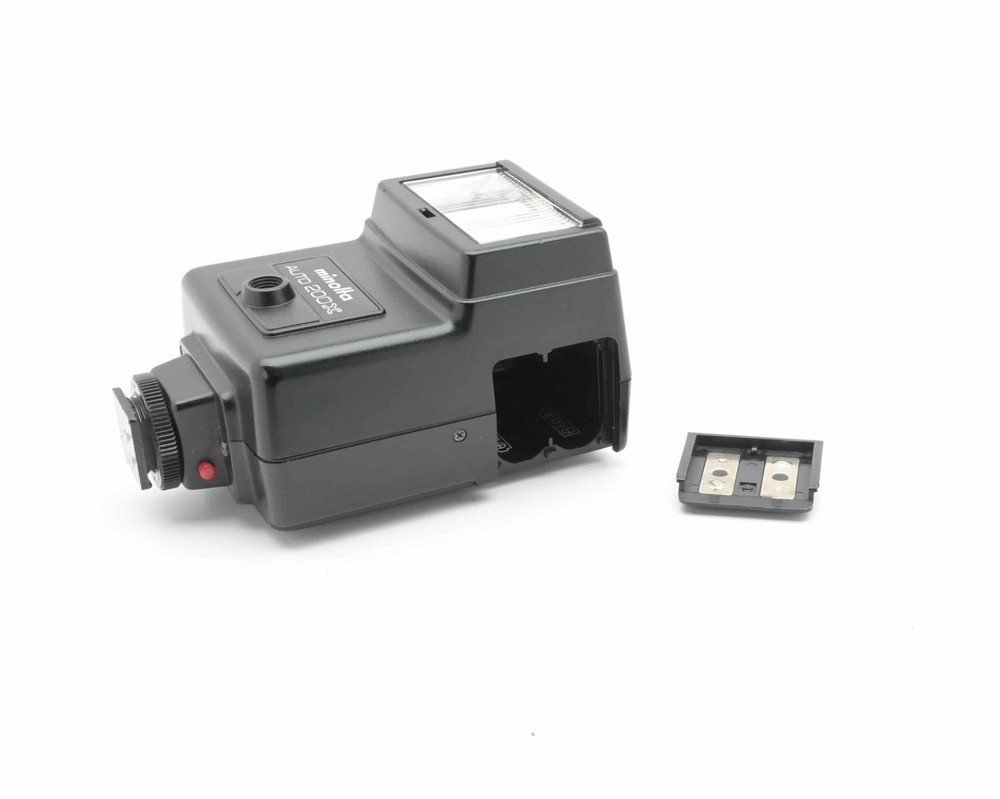 Minolta Auto 200X Flash with Case (#20375)