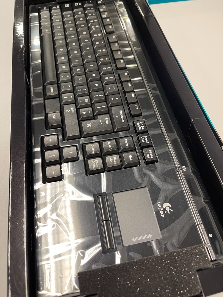 Logitech MediaBoard Pro Bluetooth Keyboard for PS3 HTPC Wireless Keyboard