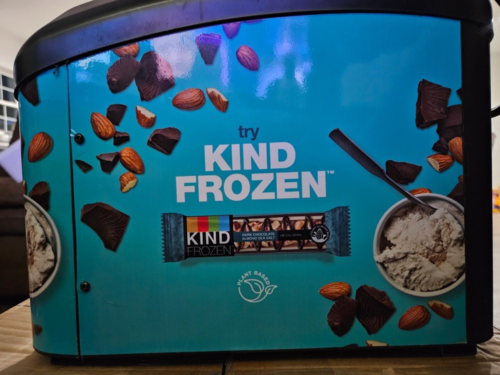 Countertop ice cream cooler