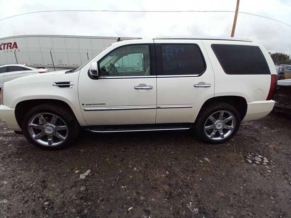 ESCALADE 2007 Battery Tray 12569654