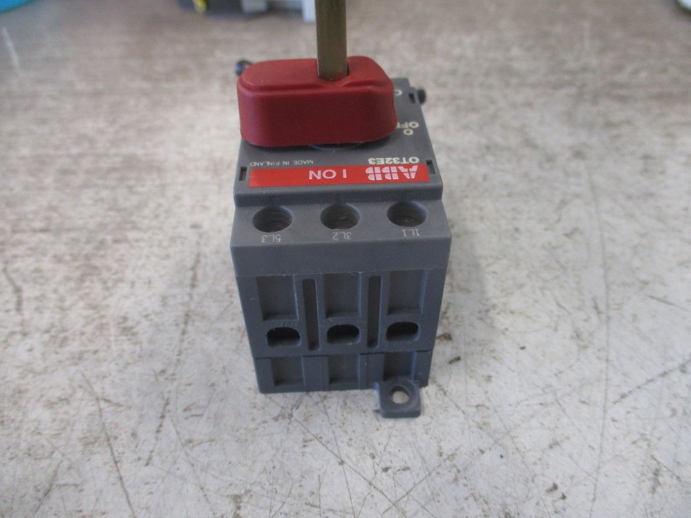 ABB Disconnect Switch OT32E3 40A 600V 3P Used