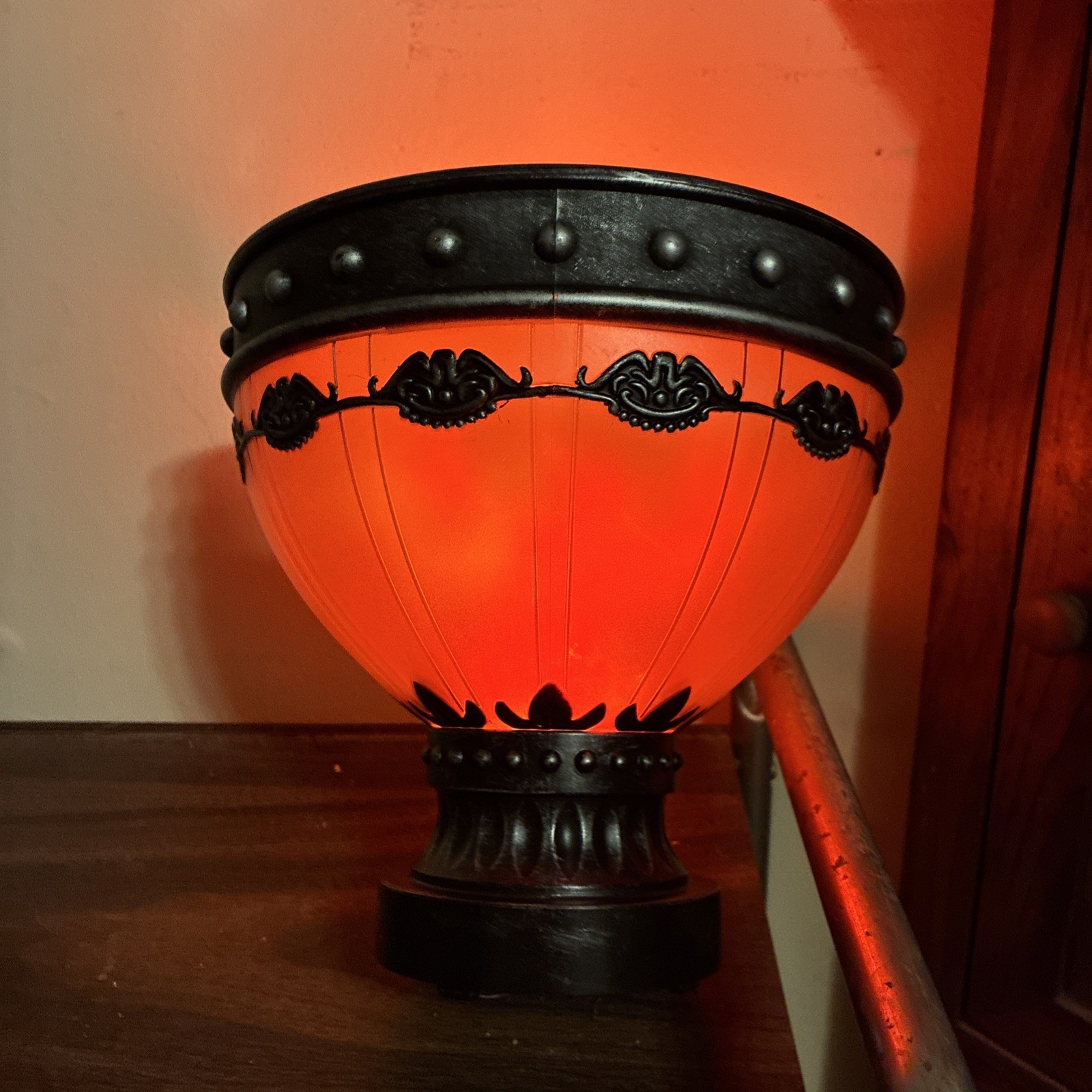 Gemmy Halloween Light Up Goth Pedestal Candy Bowl Red Flame Look Spooky!