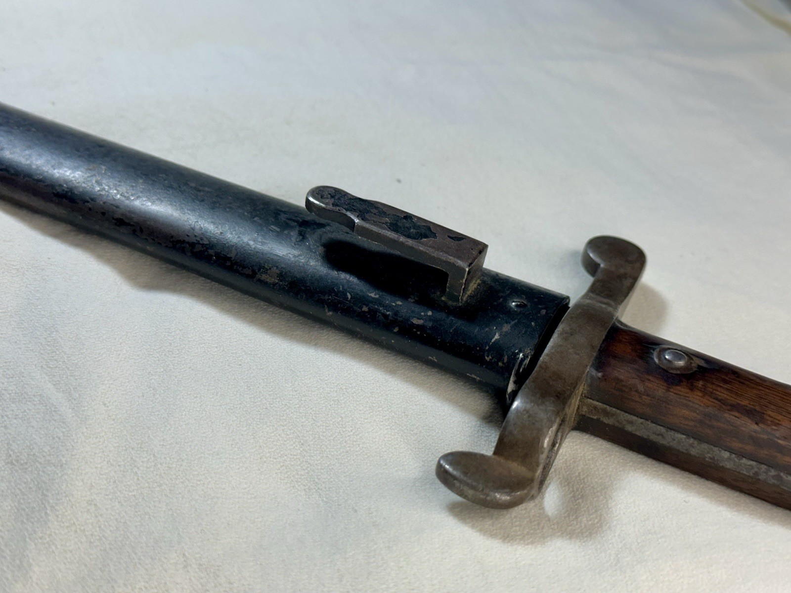 1886 WWII Portuguese Bayonet with scabbard