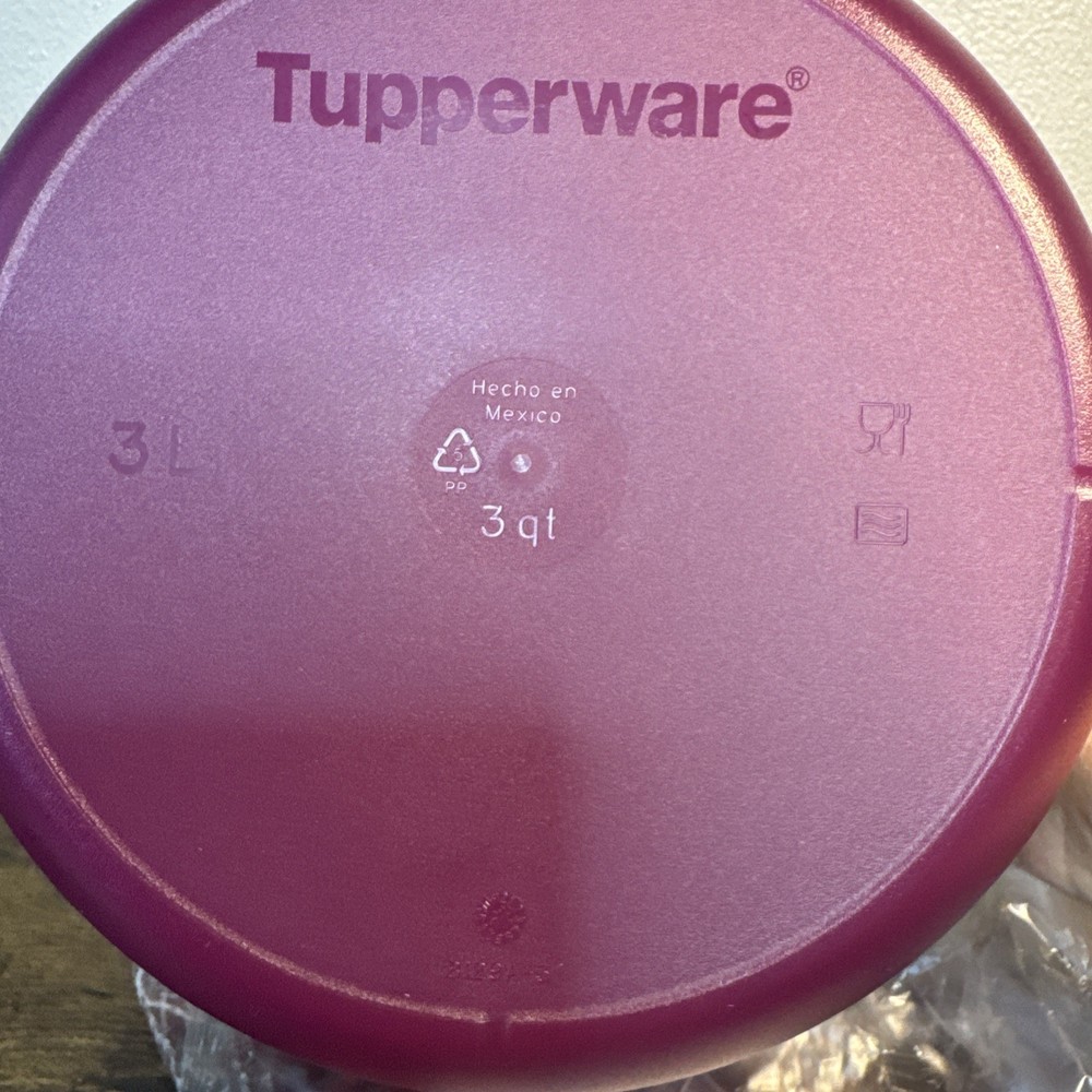 Tupperware Round Microwave Pasta Maker/Steamer 3 Quart Storage Bowl NIP