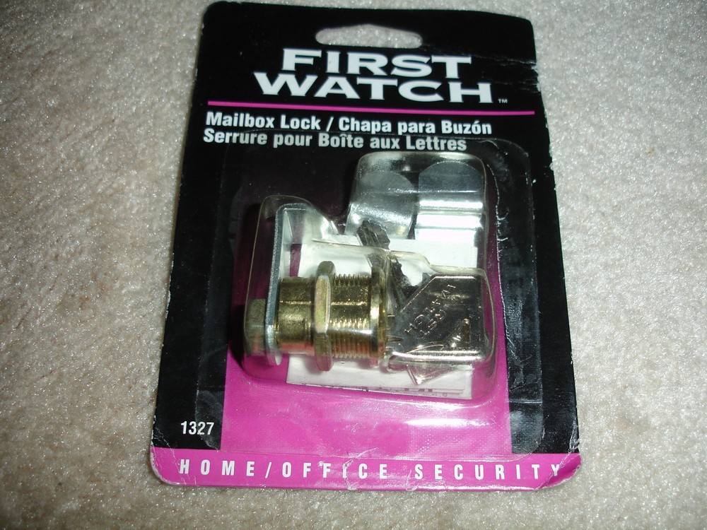 New in Package First Watch Mailbox Lock with 2 Keys #1327