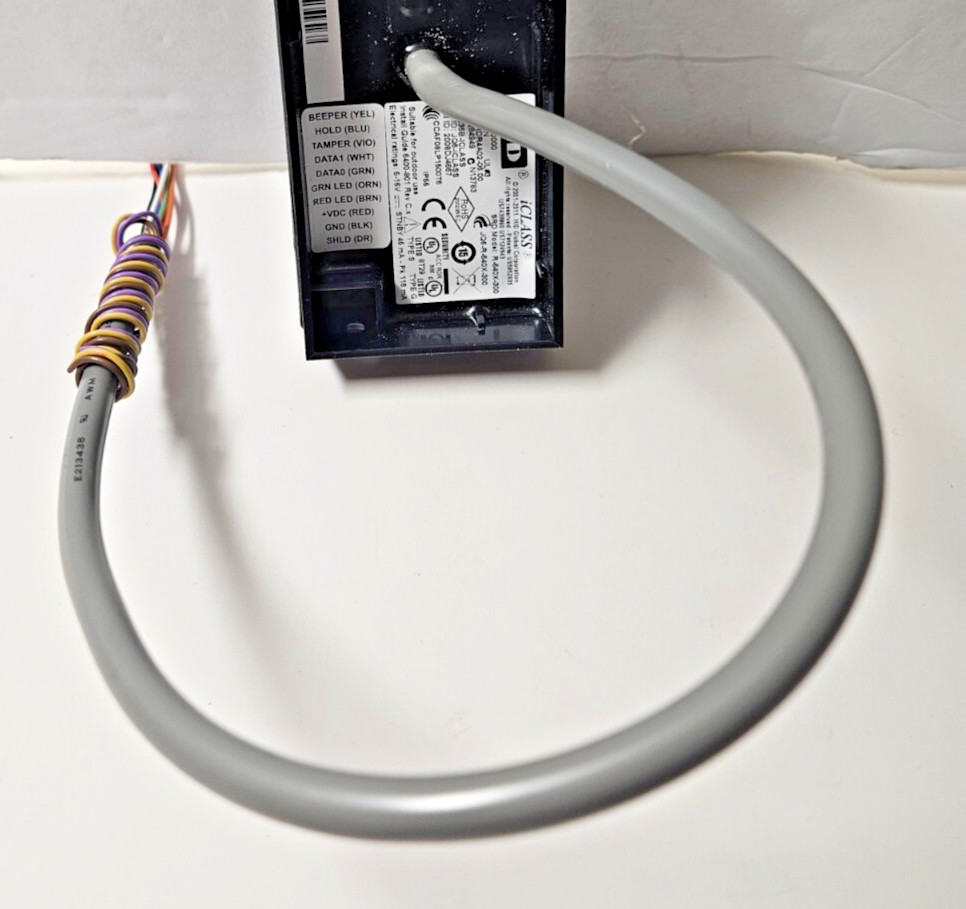 HID 6100CKN0000 iClass R10 Mullion Reader USED
