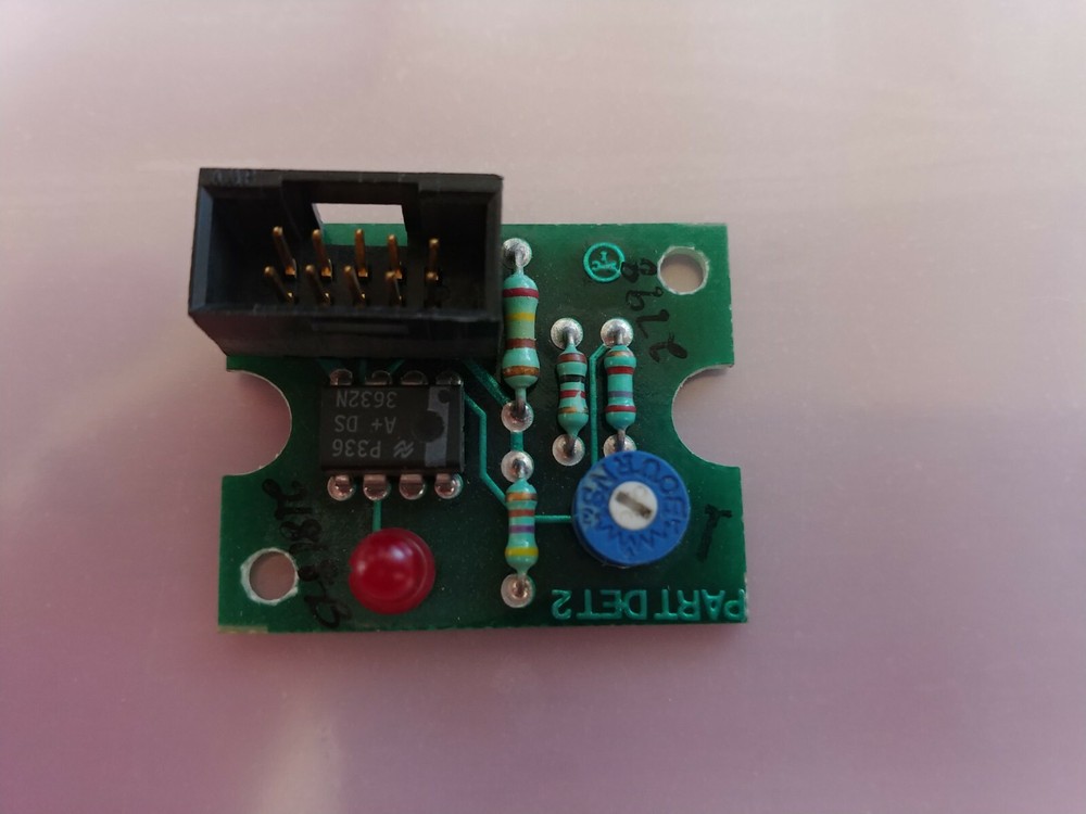 Universal Instruments Part Detect 2 21818000 Rev B