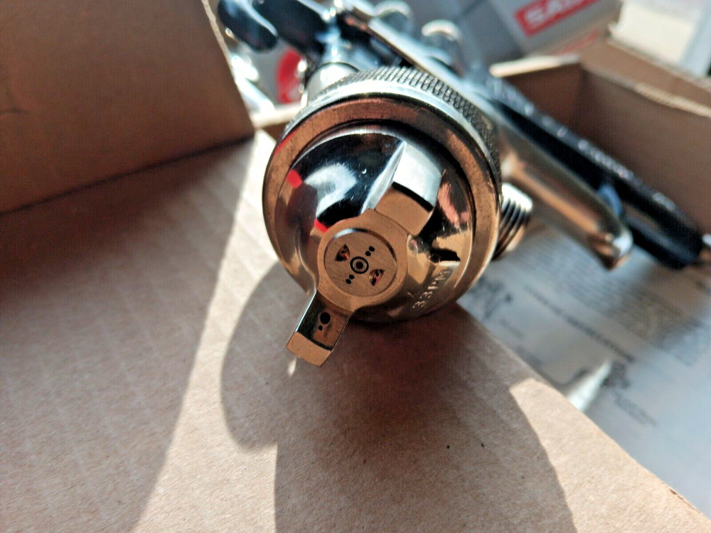 BINKS- MODEL 7 Pressure Paint spray gun 33-33PM devilbiss
