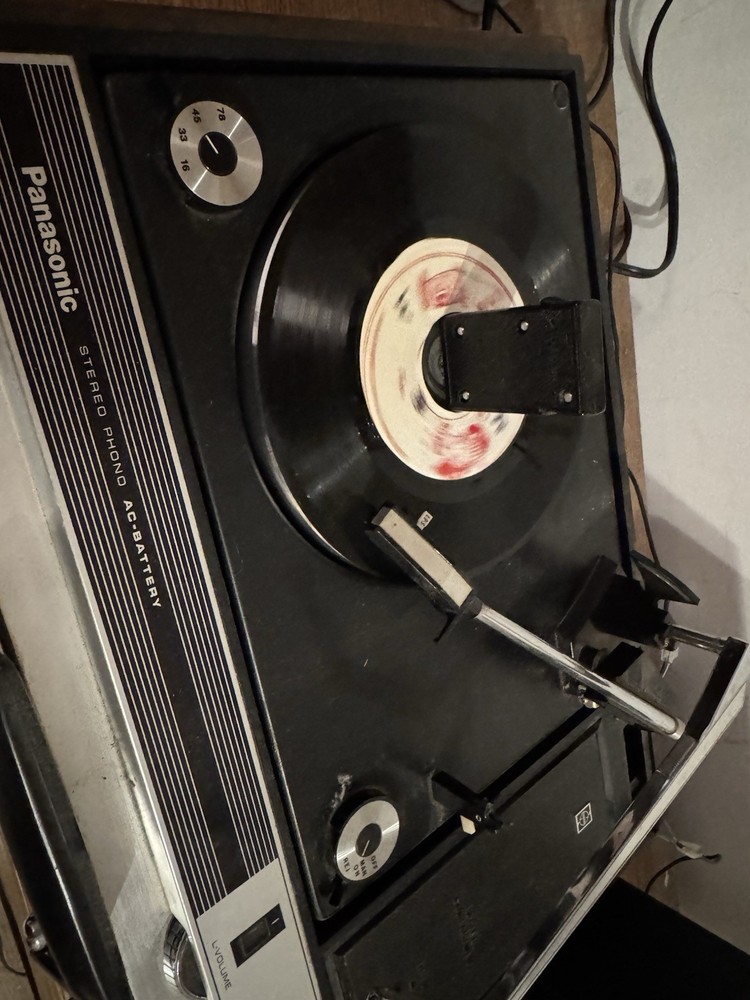 Panasonic SG-635 portable solid-state stereo phonograph