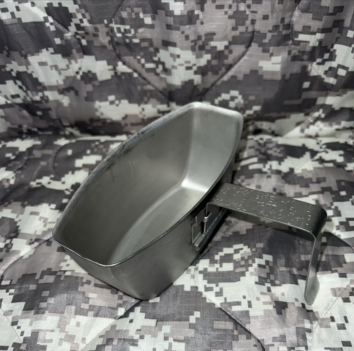 G.I. Army US Military Surplus Arctic Canteen Cup Built In Handle WYOTT NICE A-20