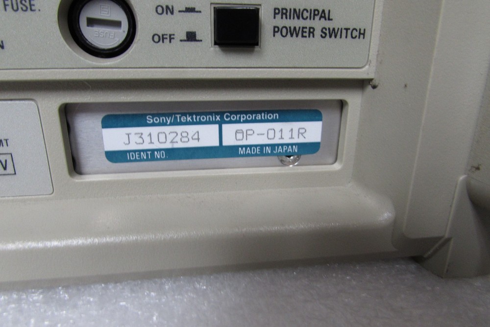 Tektronix DG2030 Data Pattern Generator