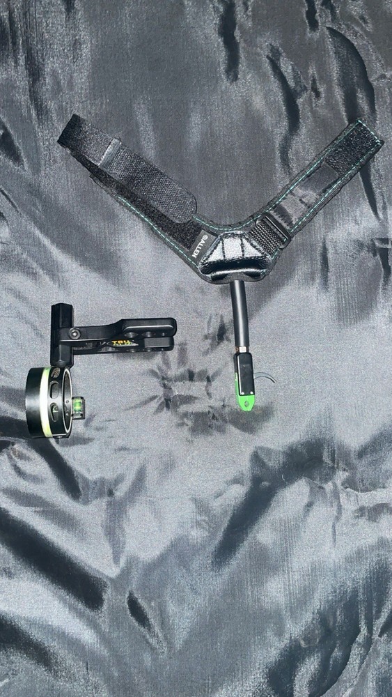 PSE Stinger x 70lbs. Compound Bow Camo With Case