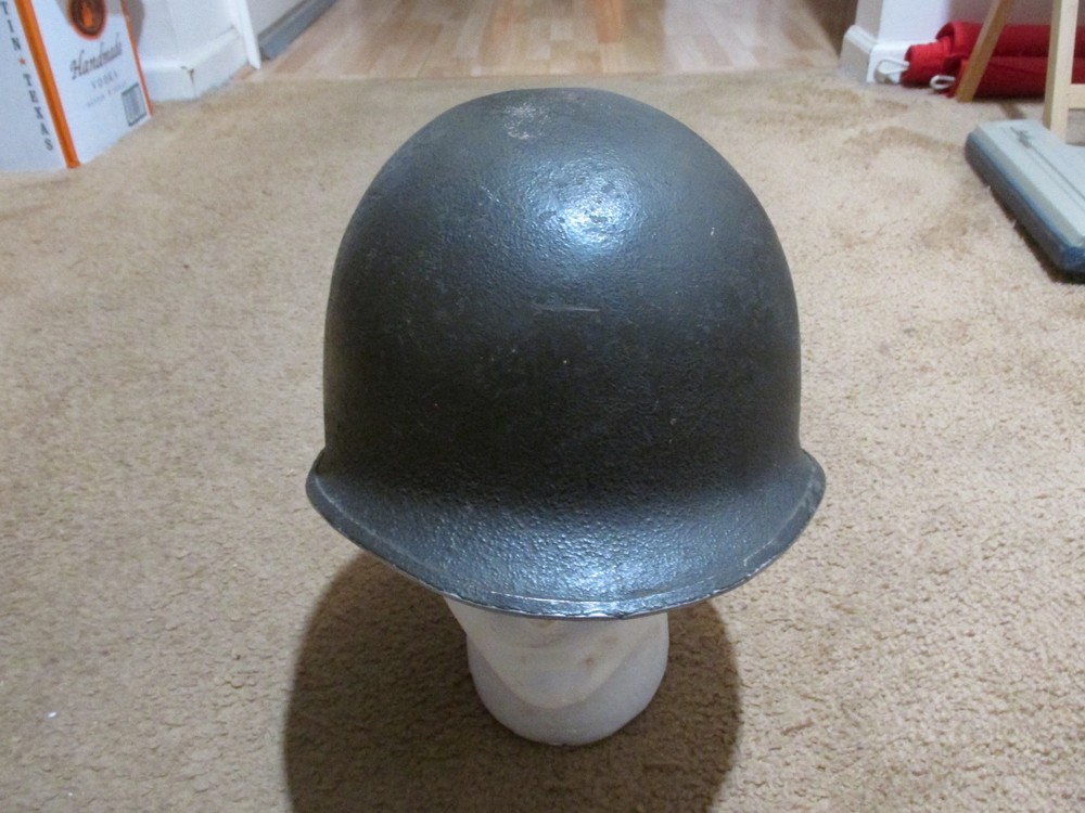 WW2 M1 fixed Bail helmet Named Lieutenant Capac liner