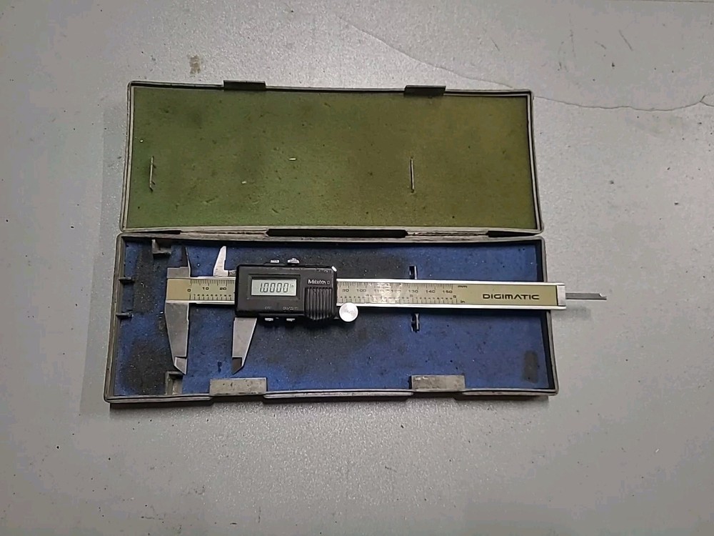 Mitutoyo 500-321 Digital Digimatic 6" Digital Calipers