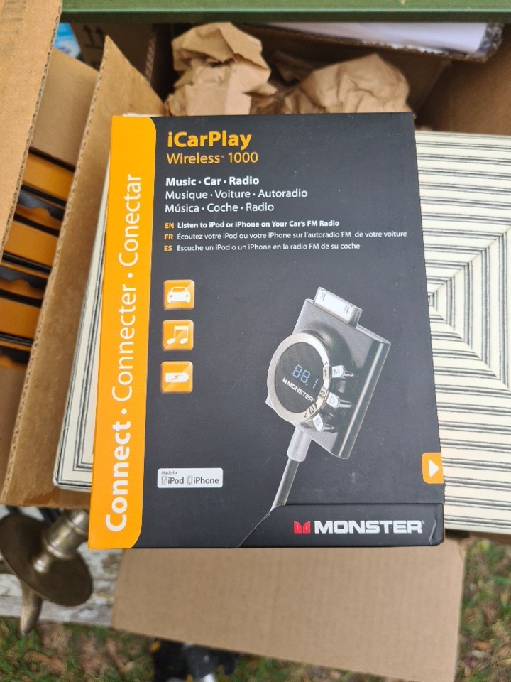 6 Monster Cable iCarplay 1000 FM Transmitter Charger iPod iPhone Retail NEW NOS