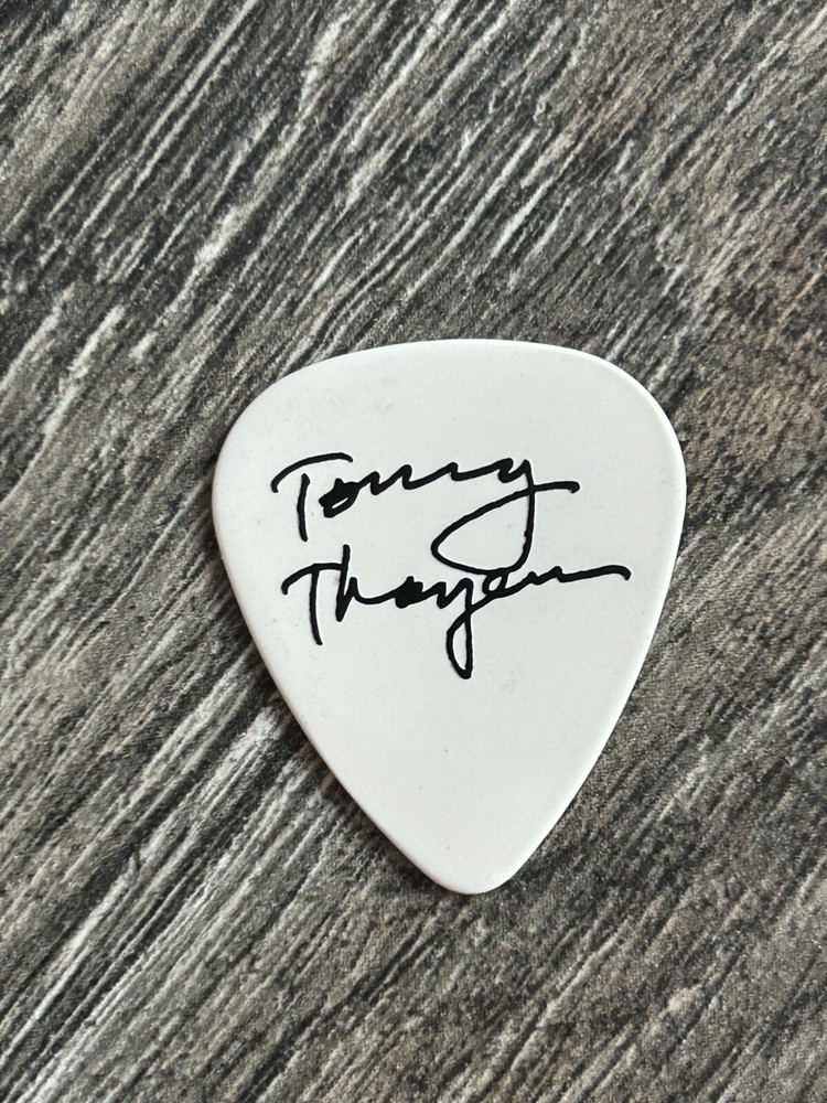 KISS Guitar Pick Alive 35 Concert Tour Tommy Thayer Signature Vintage Kiss 2008