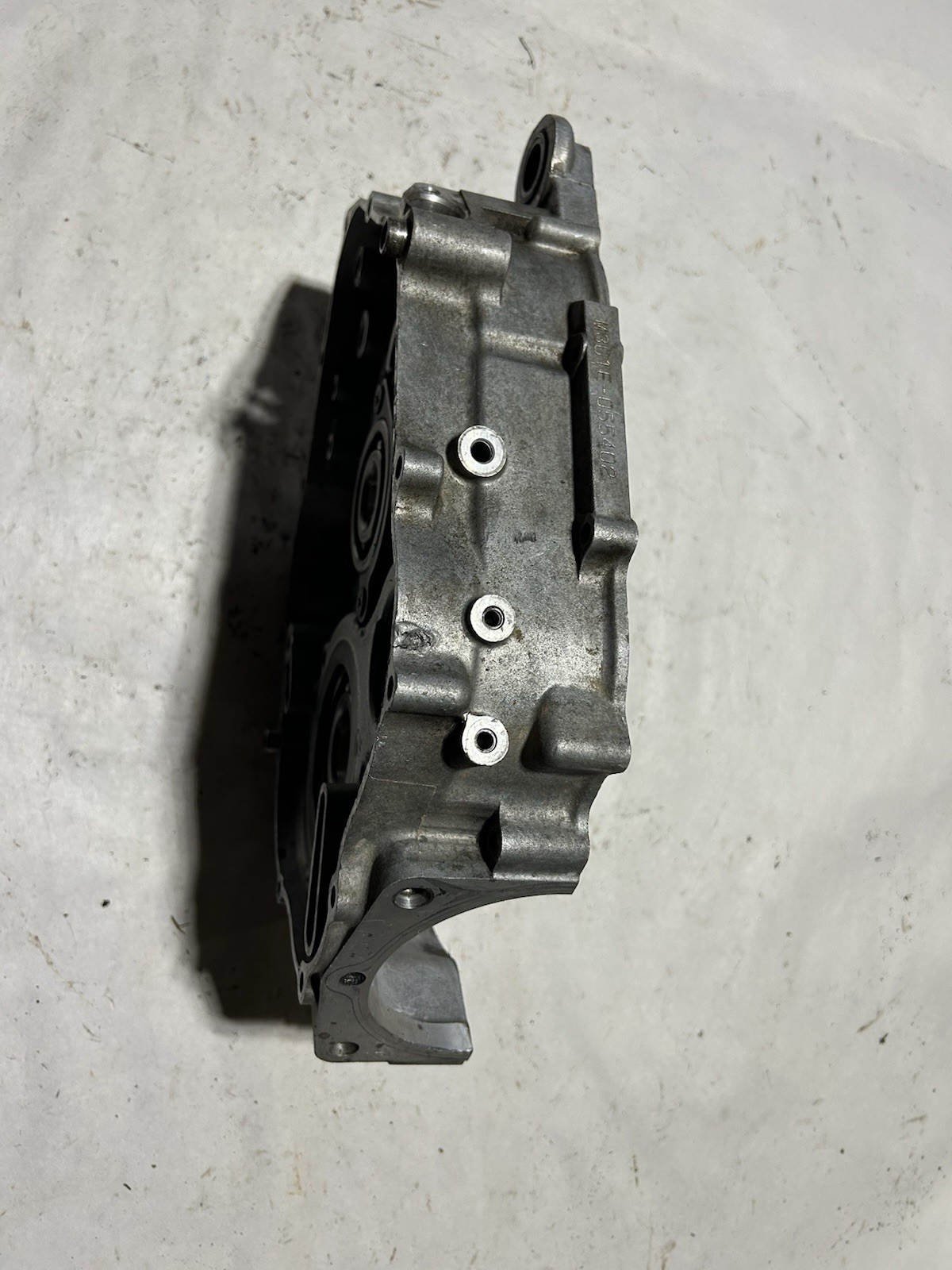 01-05 YAMAHA RAPTOR 660 660R OEM ENGINE MOTOR RIGHT SIDE CRANKCASE HALF BLOCK