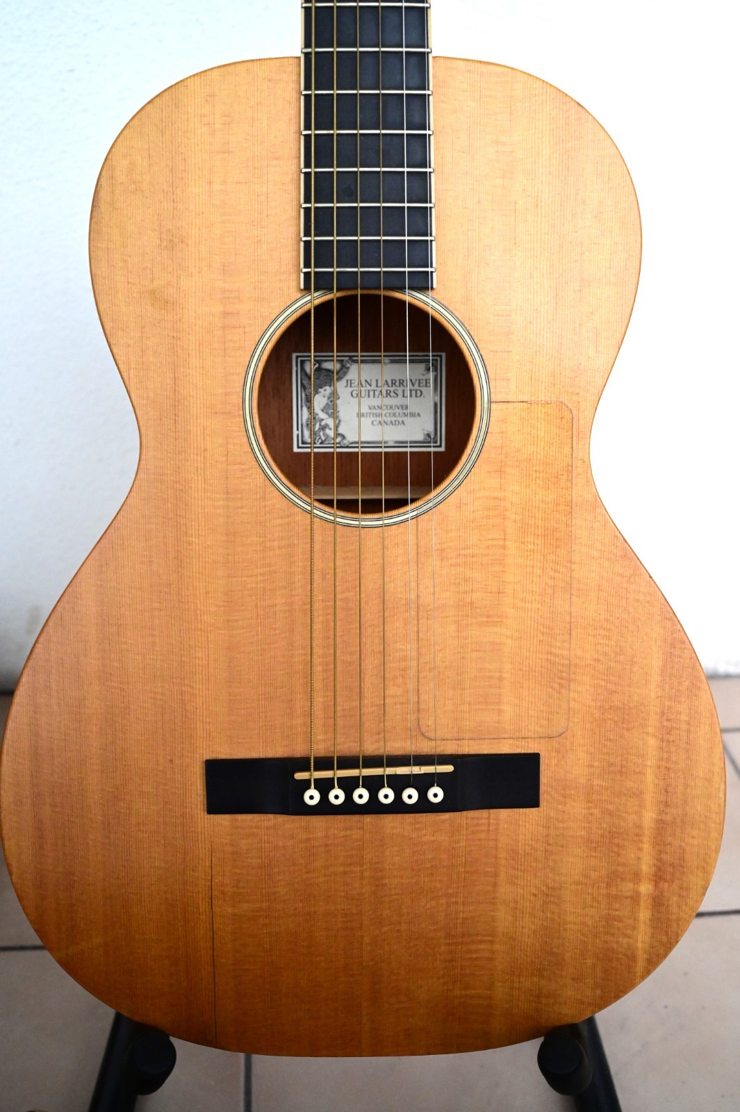 2001 Larrivee O-01 Parlor Guitar Serial #52848 Dated 2001/includes soft case