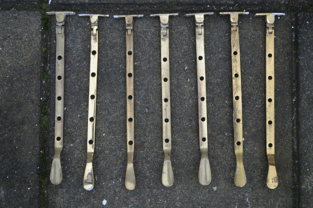 20 window handles / levers / openers / latch. L796