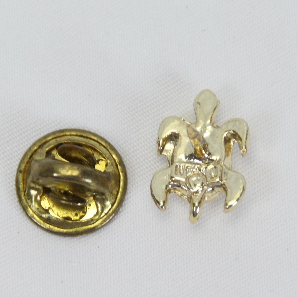 Nemo Sea Turtle Tie Tac Hat Lapel Pin 1/2"
