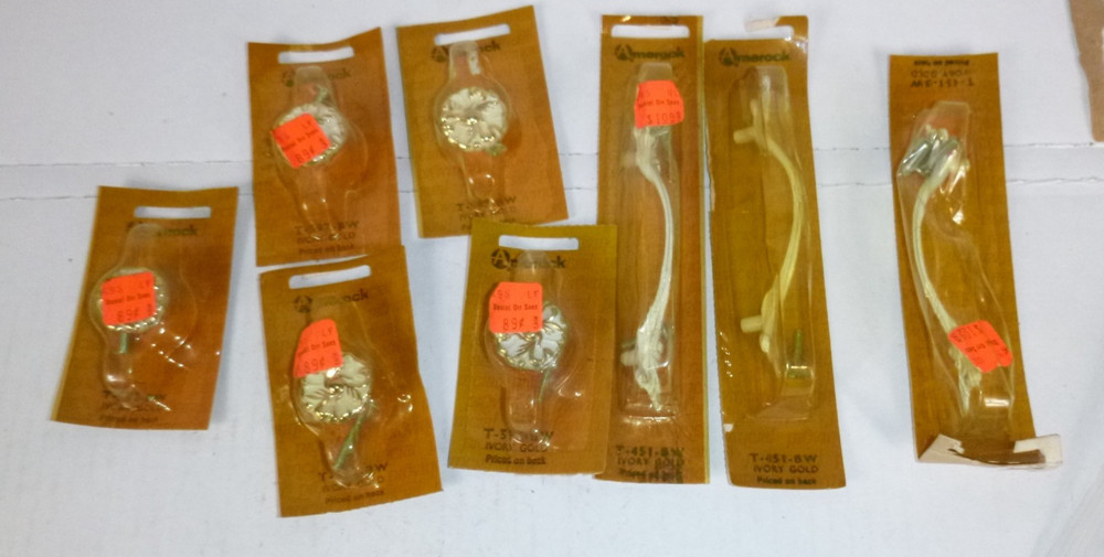 8 NOS Pcs Vtg 60s Amerock Provincial Cabinet Hardware Drawer Pulls & Knobs