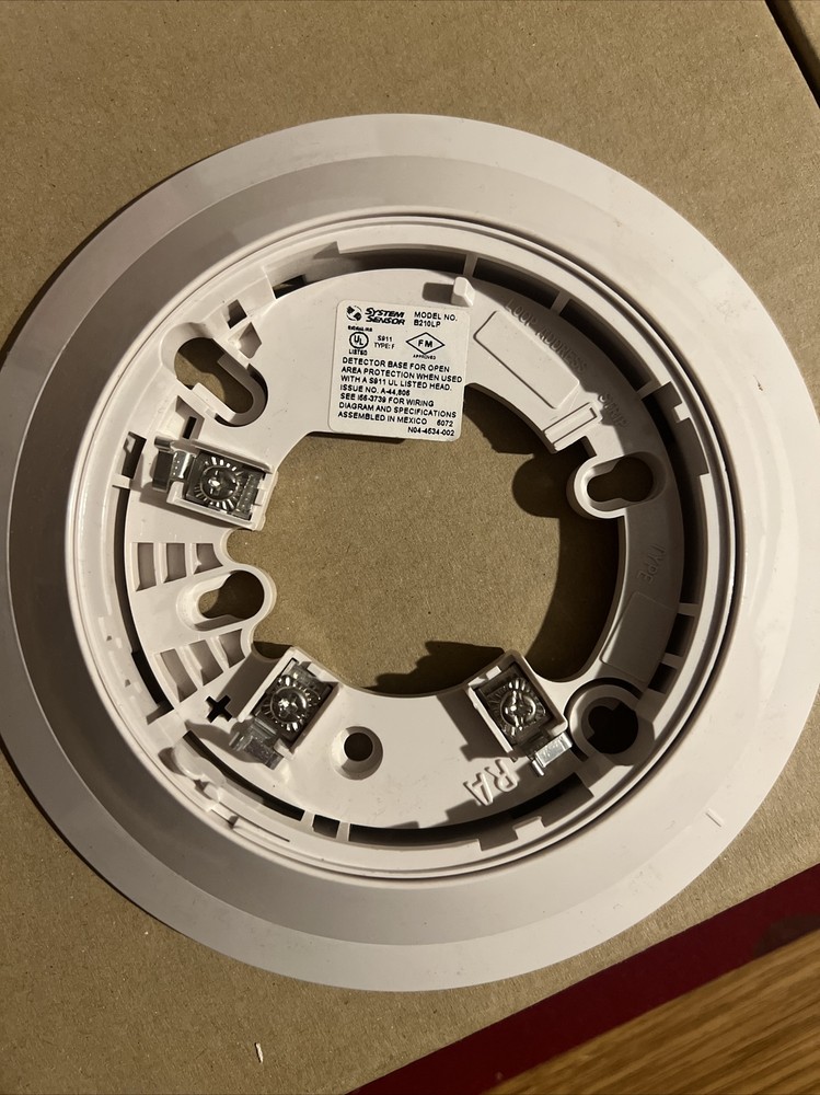 NEW-SYSTEM SENSOR B210LP DETECTOR BASE STANDARD, ADDRESSABLE, 6.1", FLANGED