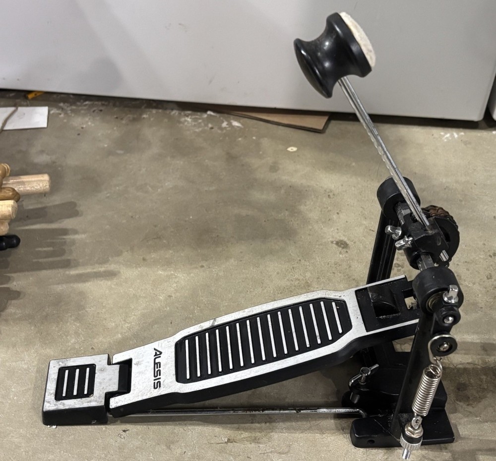 Alesis Kick Drum Pedal Nitro Command DM6 Strike DM10 Surge E-Drums