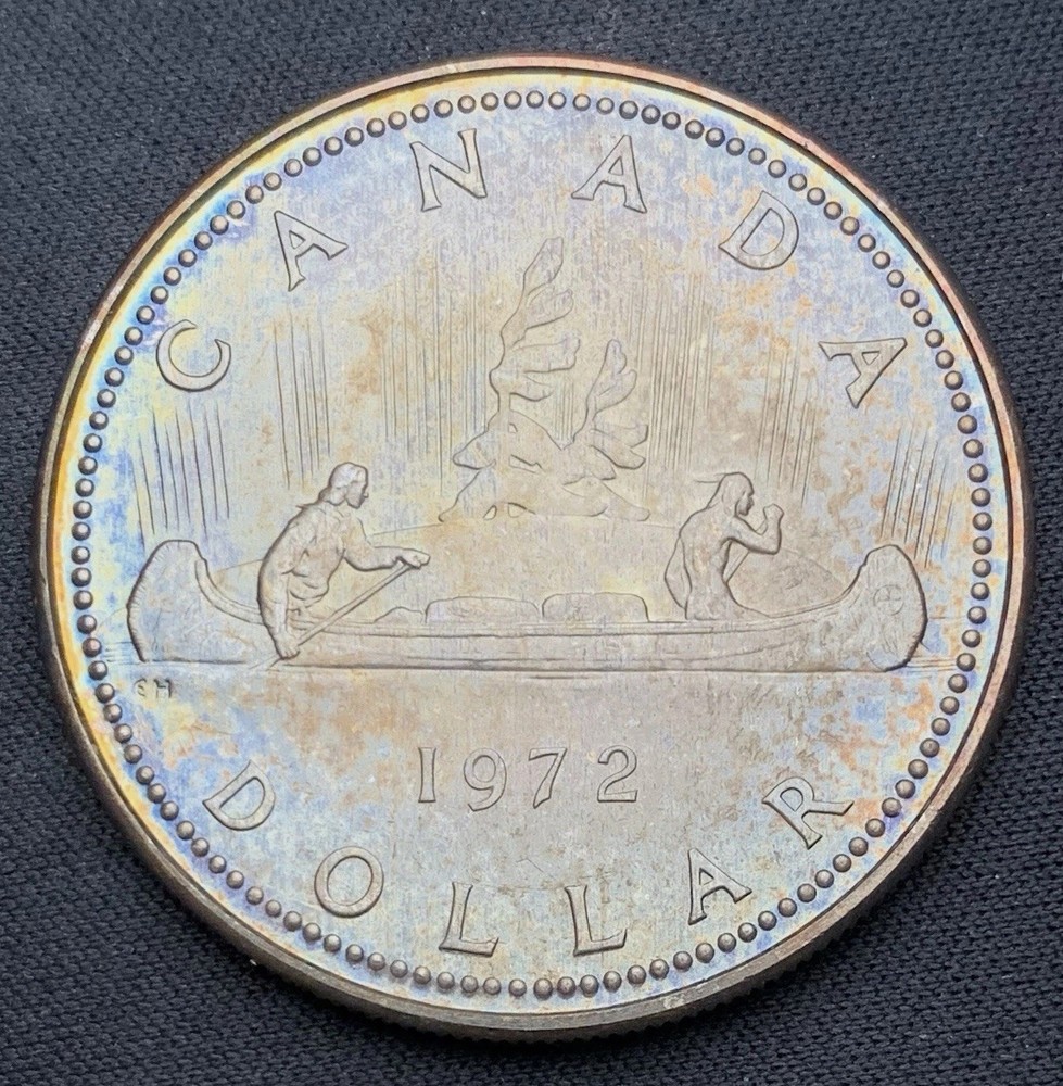 1972 Canada Silver Dollar $1 - Lightly Toned