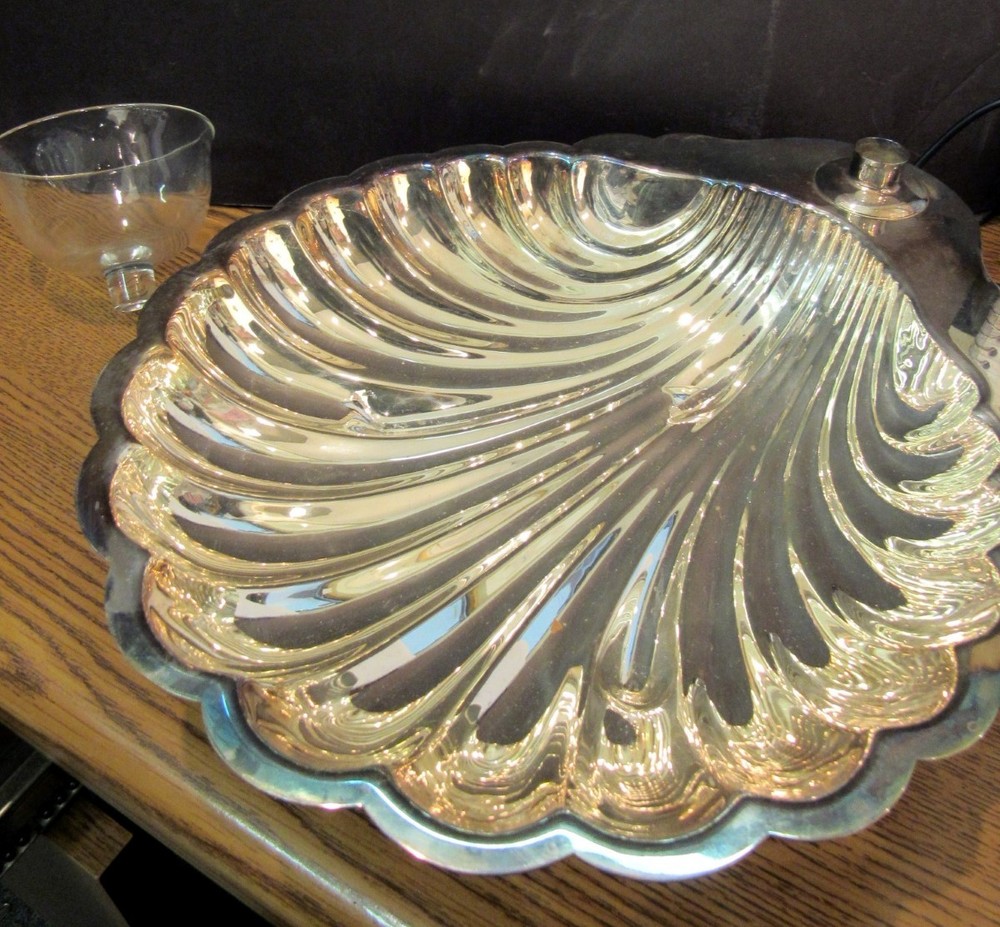 VINTAGE PILGRIM SILVER SILVERPLATE SHELL SERVING DISH (EZS001589)