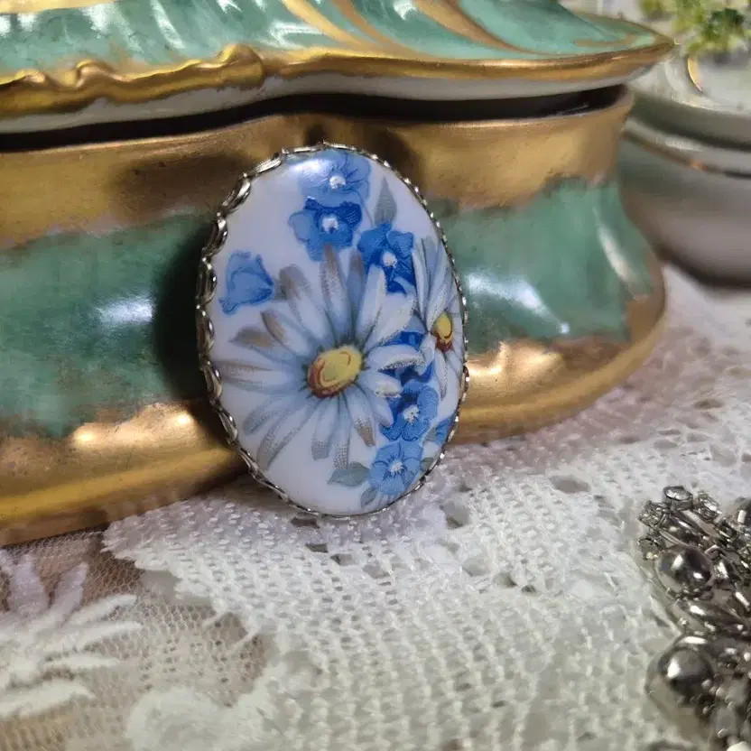 Vintage Ceramic Flower Brooch
