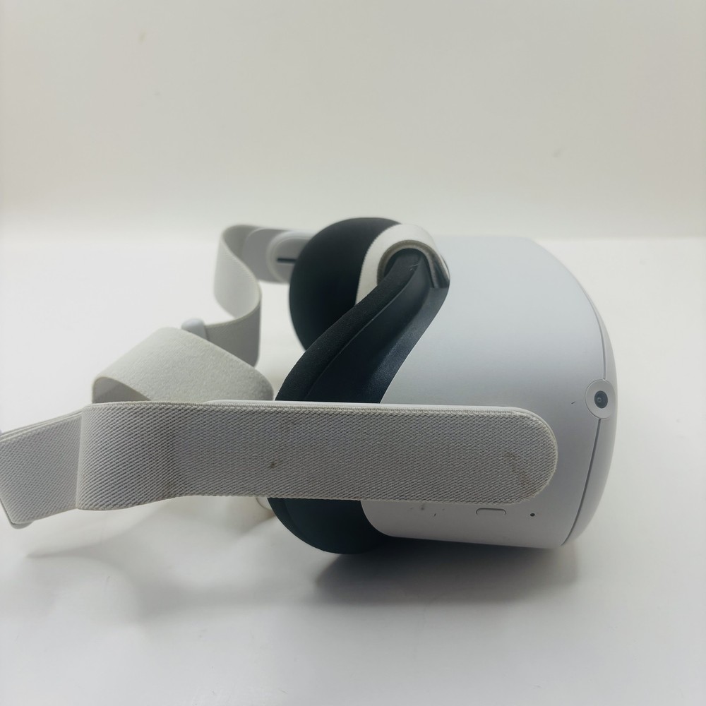 White Oculus Quest 2 All-in-One Standalone VR Headset ONLY Wireless
