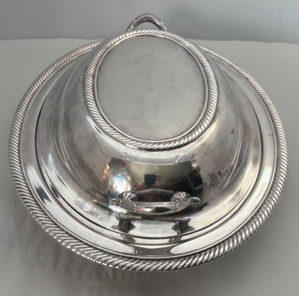 Castleton International Silver Co Vegetable Server with Lid 4812 Gadroon Border