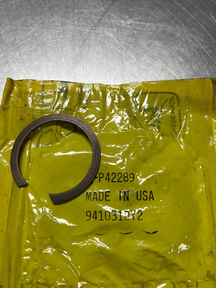 P42289 Genuine OEM John Deere SNAP RING