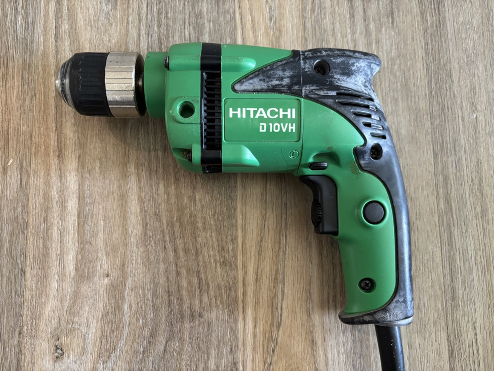 Hitachi D10VH 6A 3/8" Drill Keyless Variable Speed Corded **PRE-OWNED/TESTED**